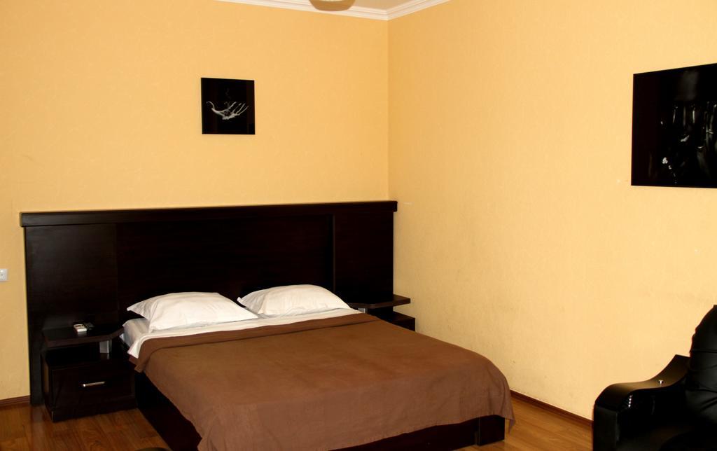 Avenue Hotel Tiflis Habitación foto