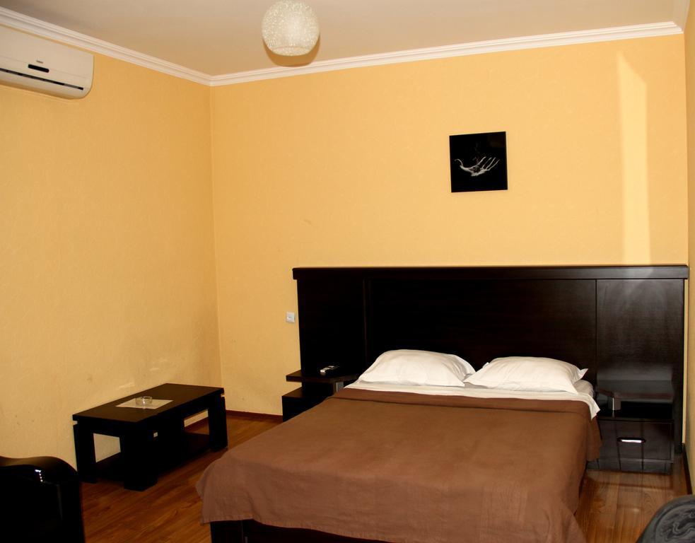 Avenue Hotel Tiflis Habitación foto