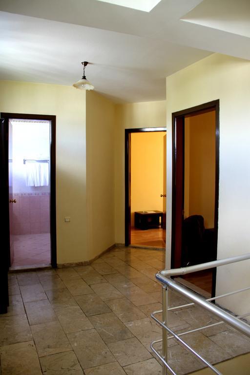 Avenue Hotel Tiflis Habitación foto