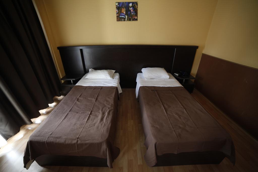 Avenue Hotel Tiflis Habitación foto